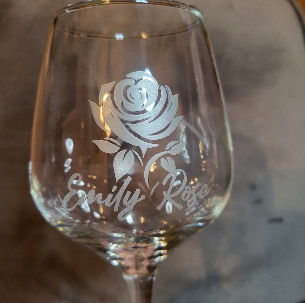 Customized Etched Wine Glass 17 oz